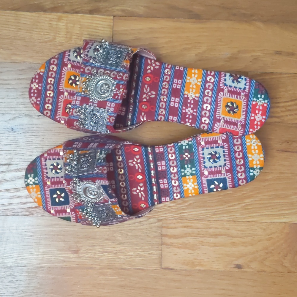 Indian/Pakistani Ethnic sandal heels 10M